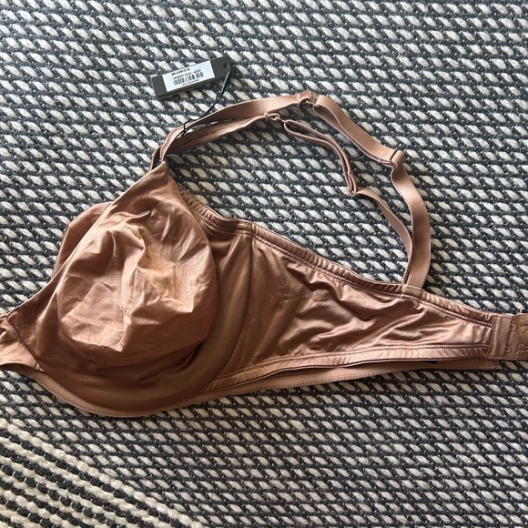 NWT SKIMS Stretch Satin Unlined Underwire Bra - Picture 6 of 7